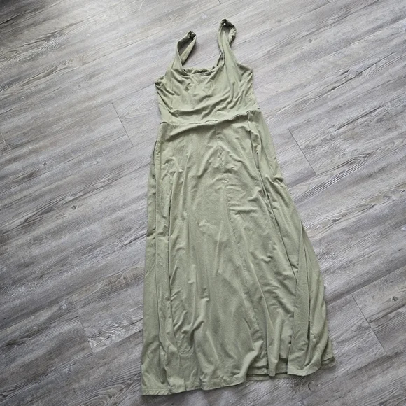 Elegant Olive Green Maxi Dress - Picture 2 of 4